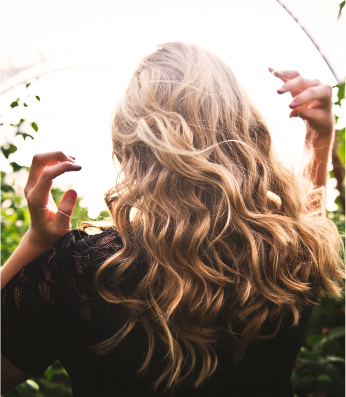 CADUTA DEI CAPELLI NEL CAMBIO STAGIONE. COSA DEVI SAPERE