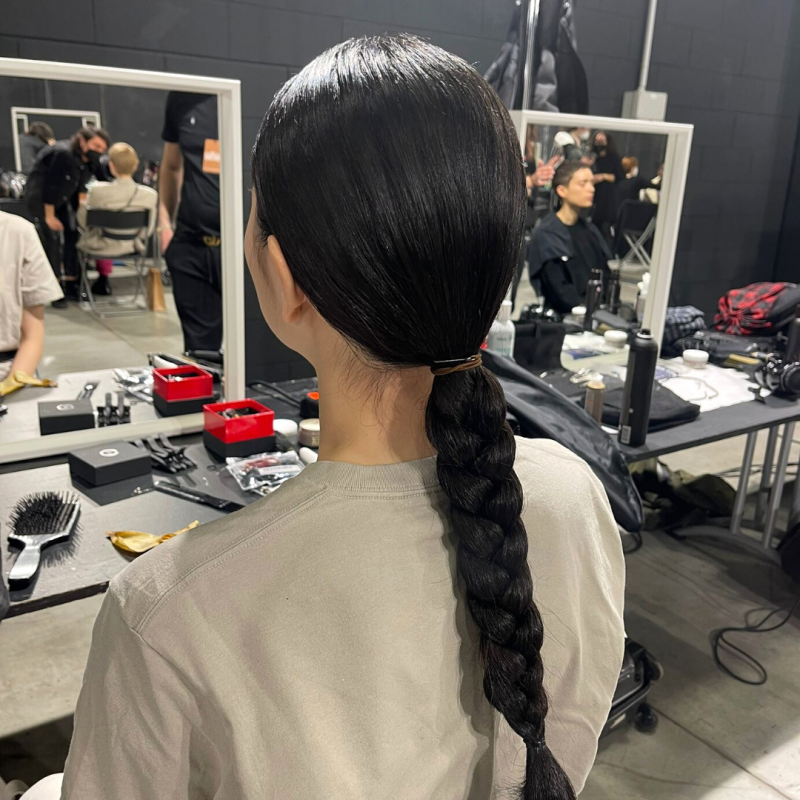 Elisa e il suo team alla Milano Fashion Week Fall/Winter 2022-2023